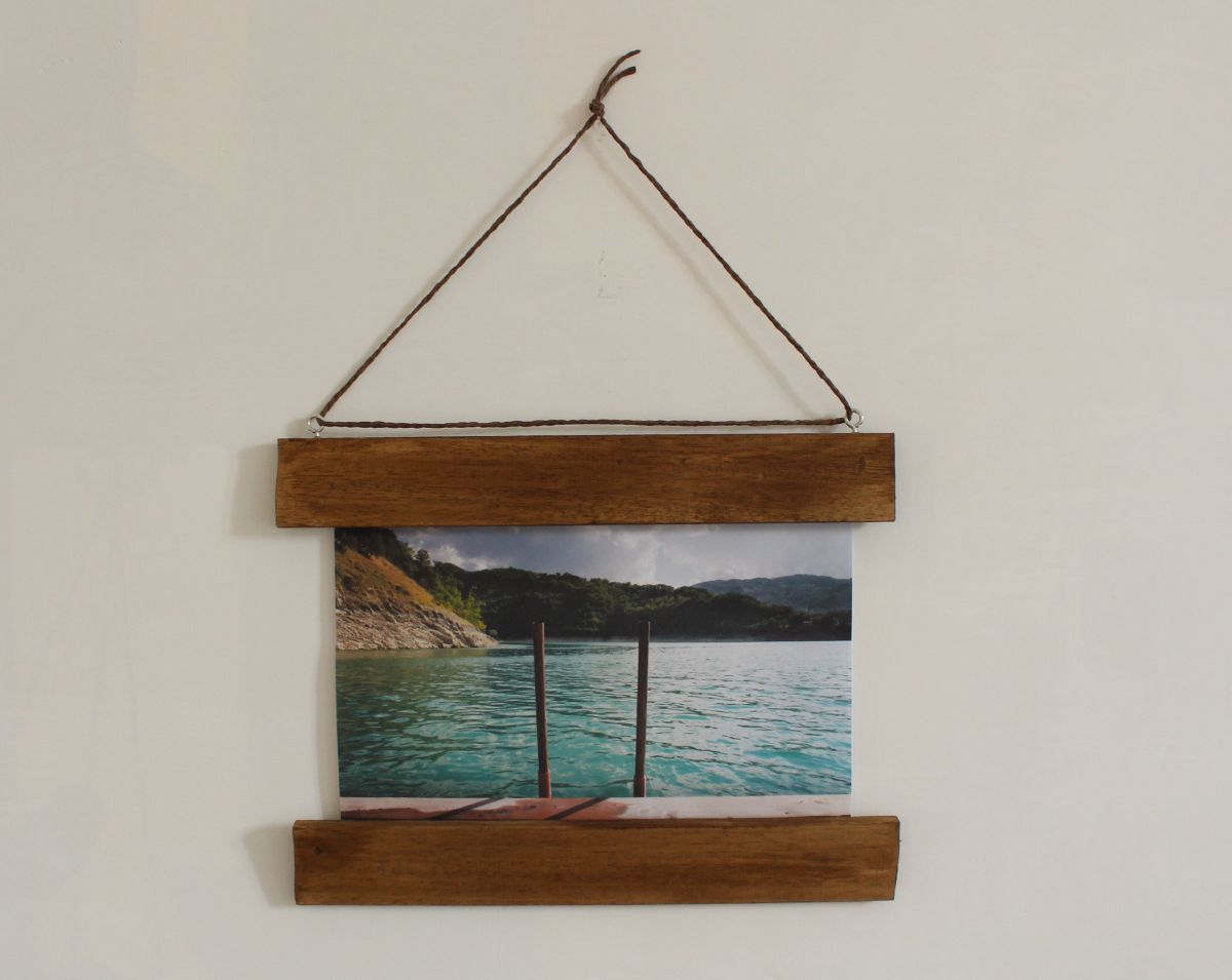 Make a DIY Photo Frame With No Glass