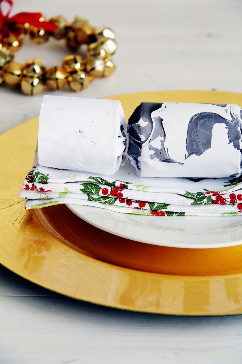 Marbled Christmas Crackers