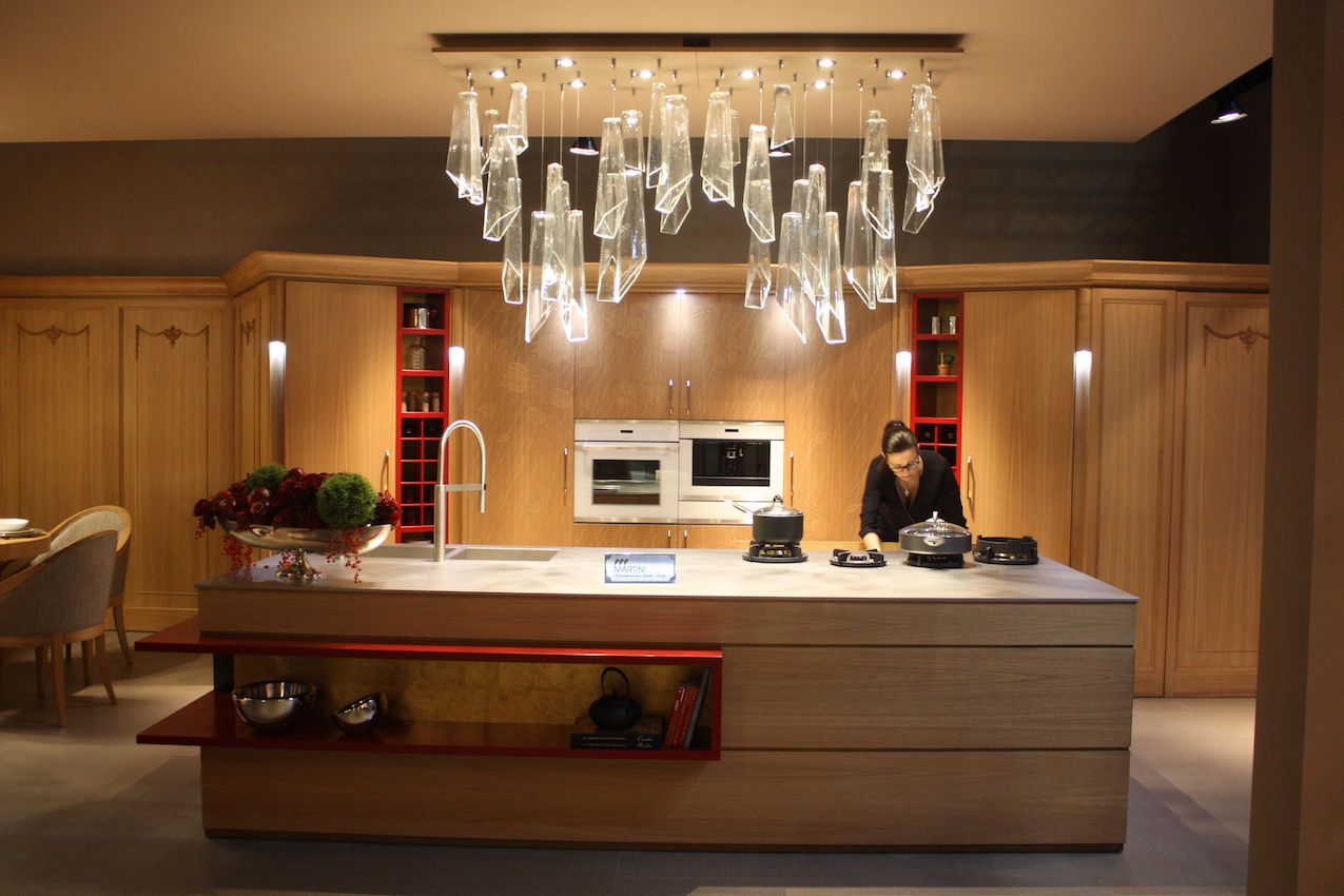 This Martini kitchen mixes surfaces, colors and stylistic details