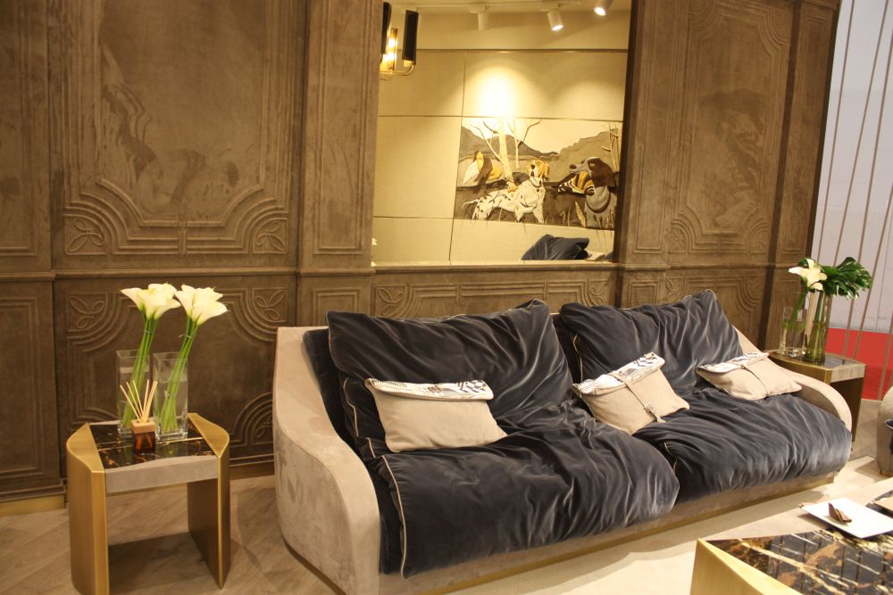 Mascheroni suite walls with gray and taupe