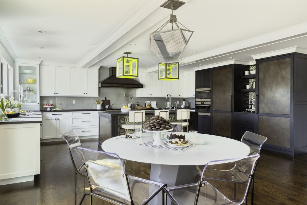 Round kitchen table and accent lights