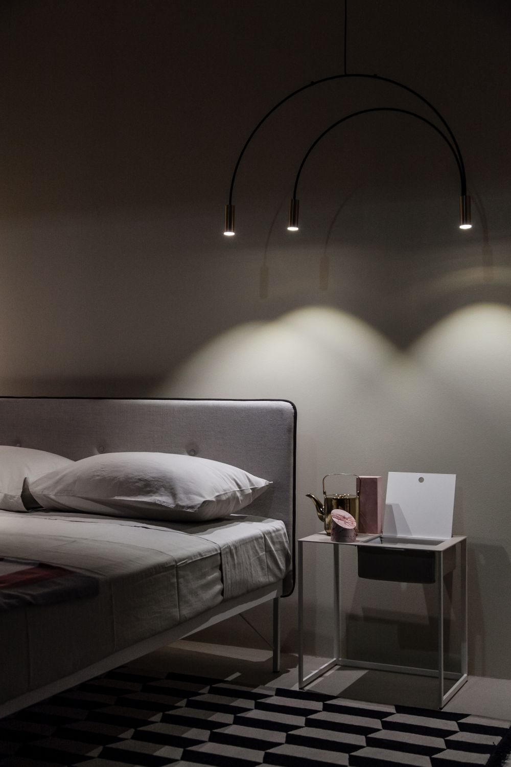 Metallic bedside table in white