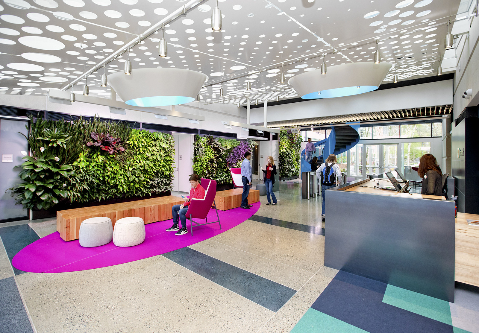 Microsoft – Redmond Building 44 Offices Green Walls