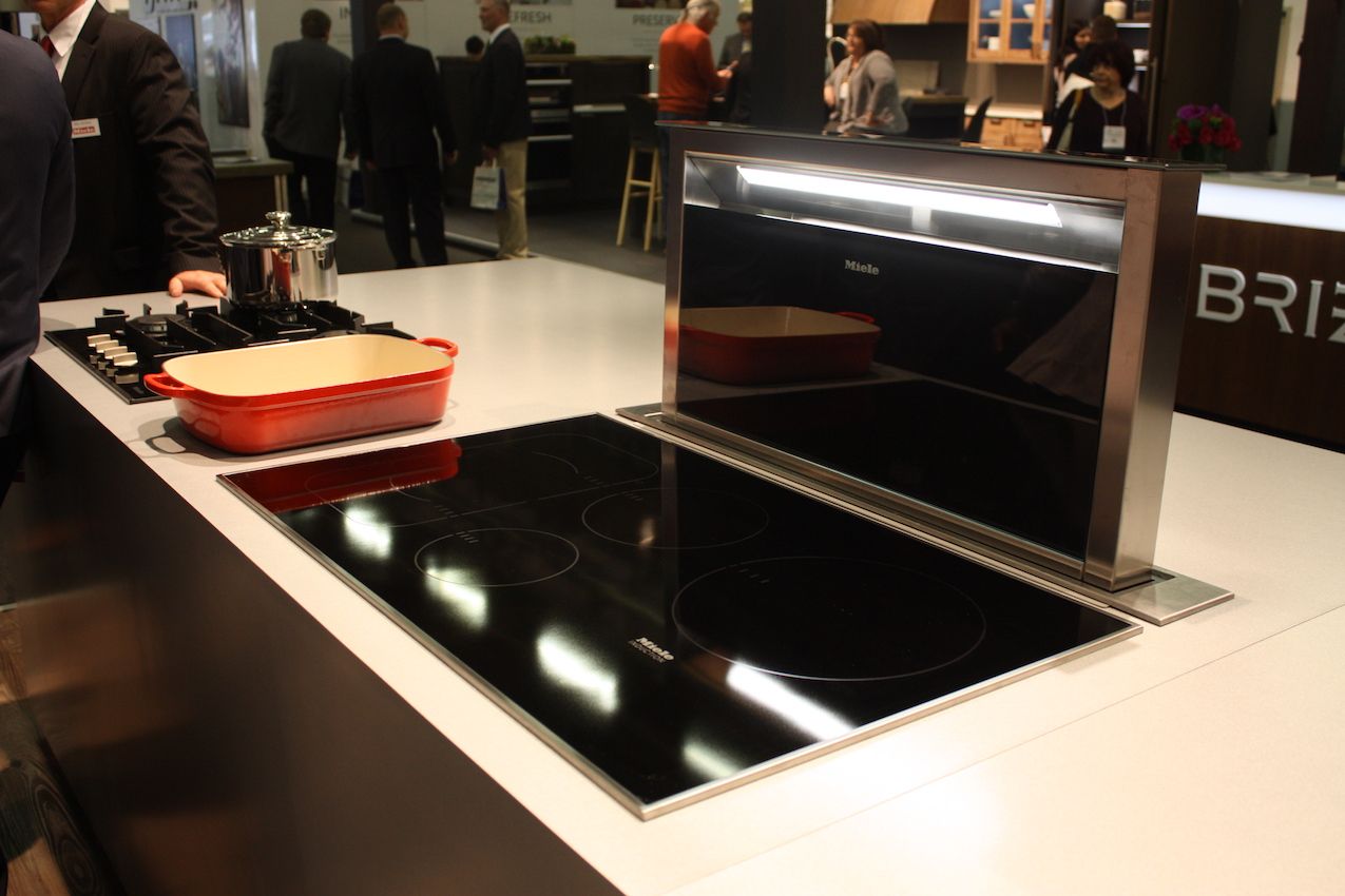 Miele retractable hood design