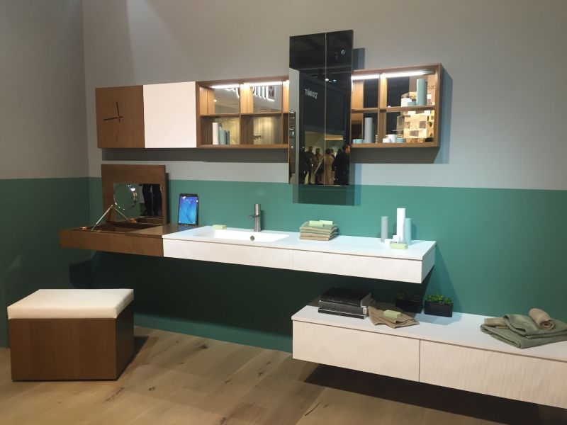 Mimic traditional with modern furniture for bathroom