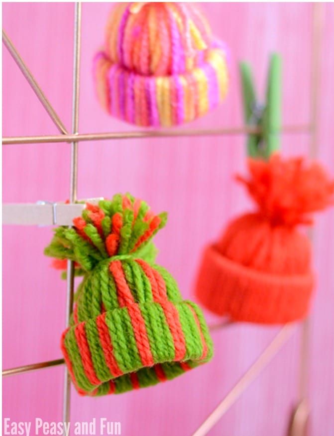 Mini Christmas hat yarn tree