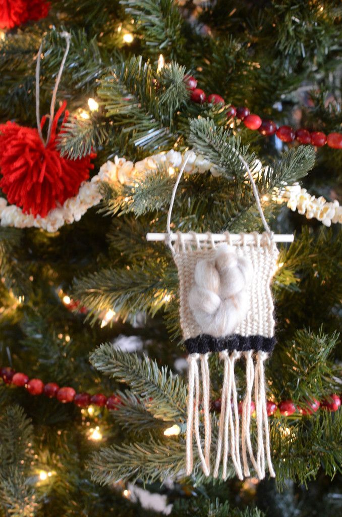 Mini wall hanging ornament