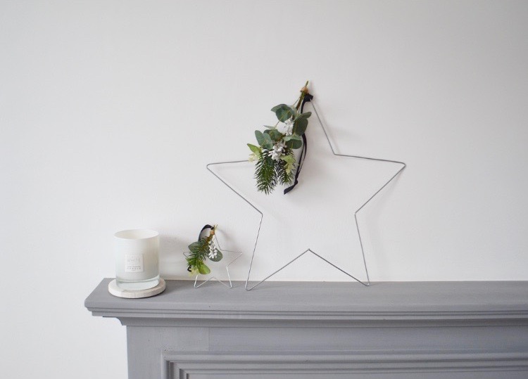 Minimalist star wreath