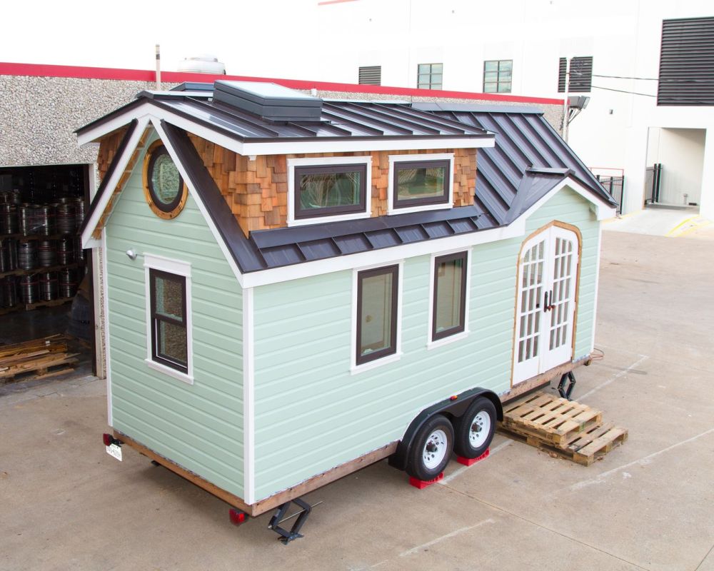 Mint color for a tiny house