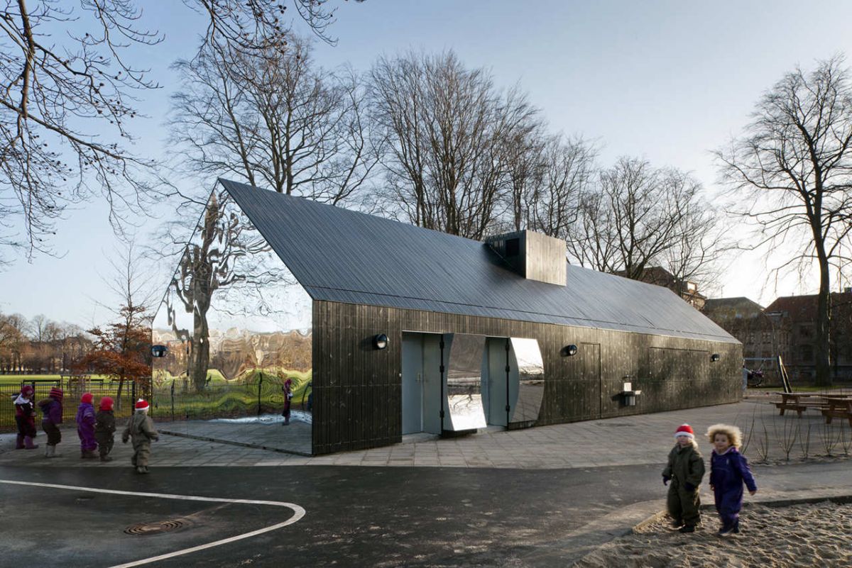 Mirror House Gable Roof