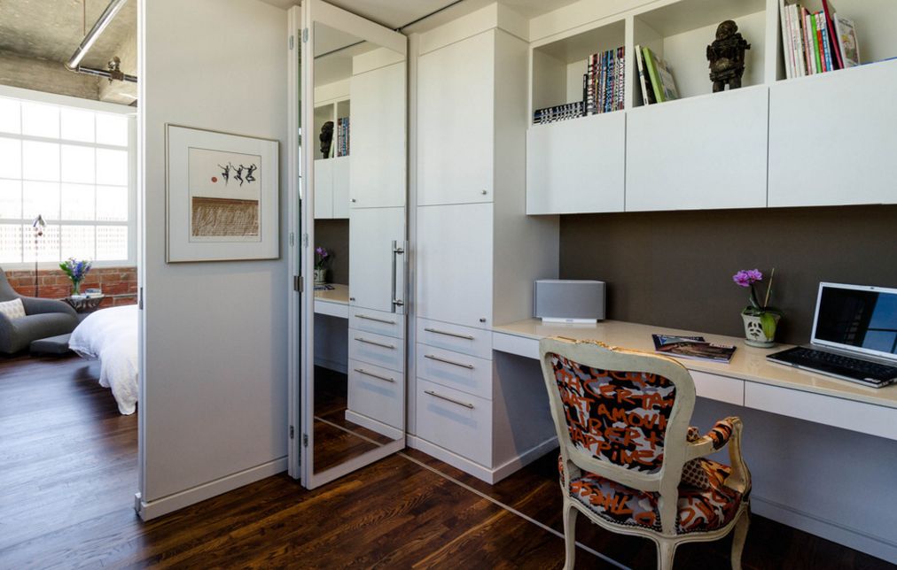 Mirror folding doors over desk area