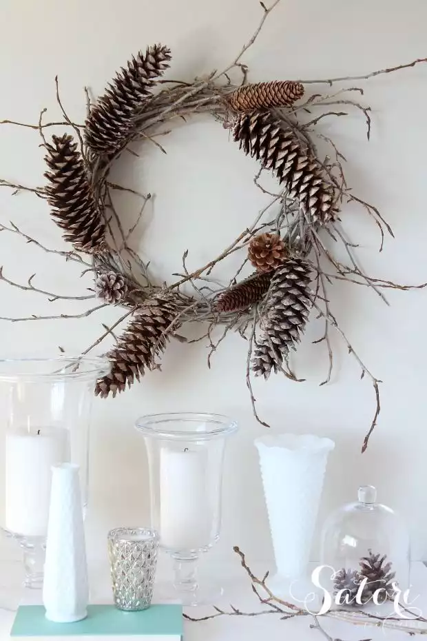 Mix different pine cone