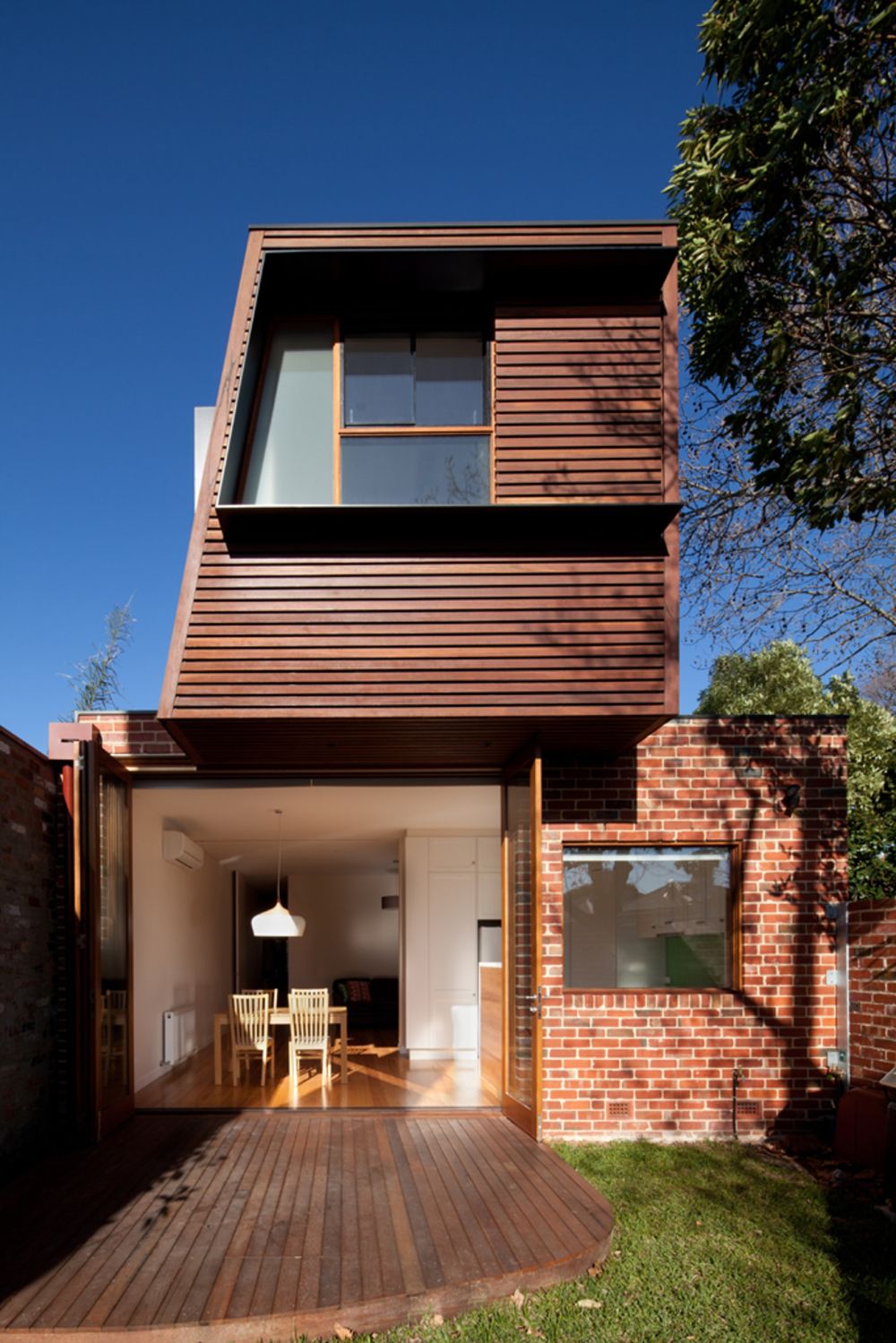 Modern Style Home With small Porch dek