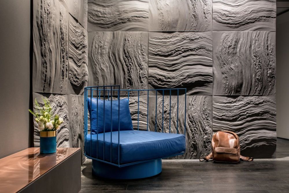 Modern Style Home with an impressive wall