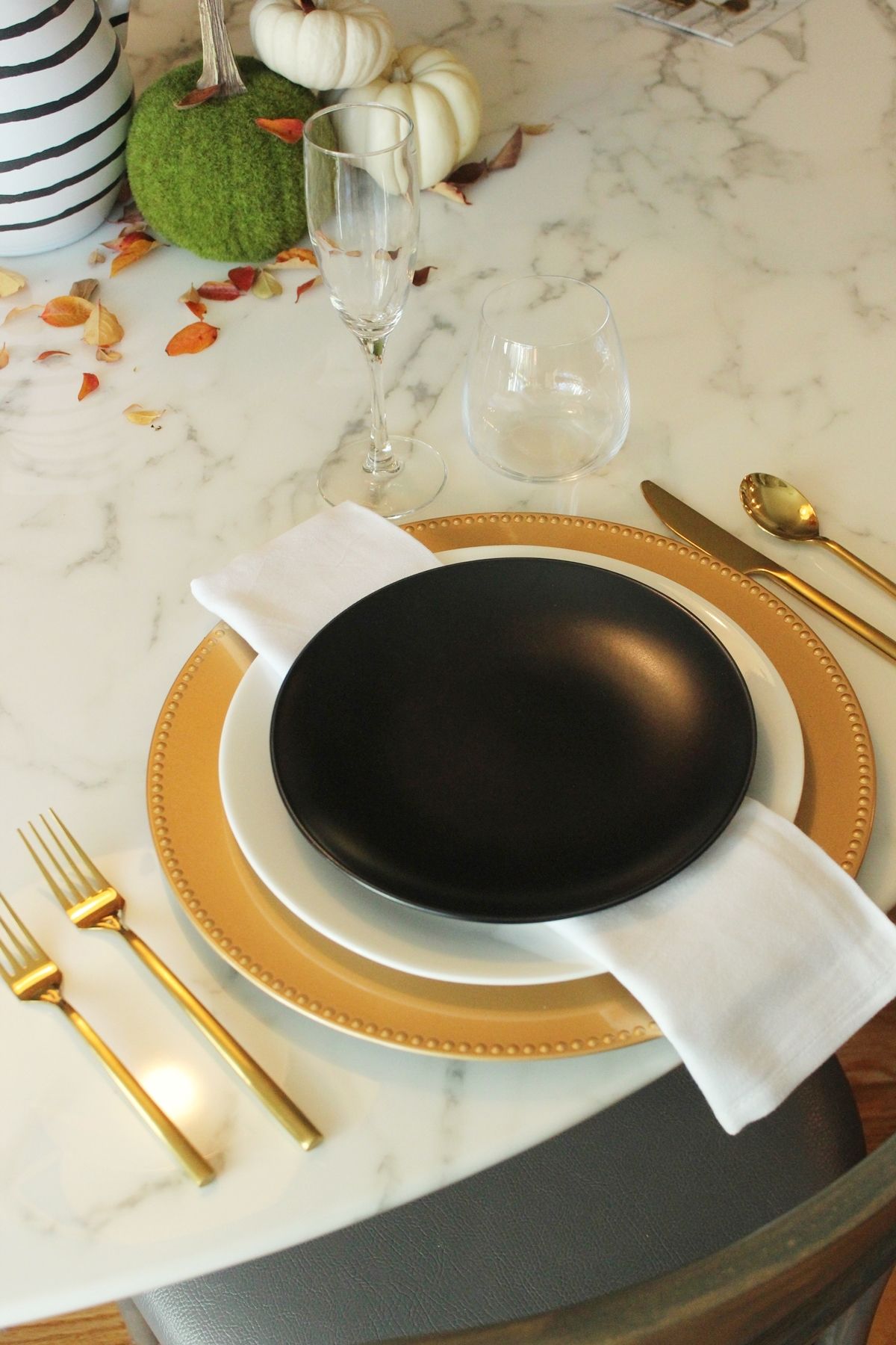 Modern Thanksgiving Table Setting-A Study of Napkin Placement