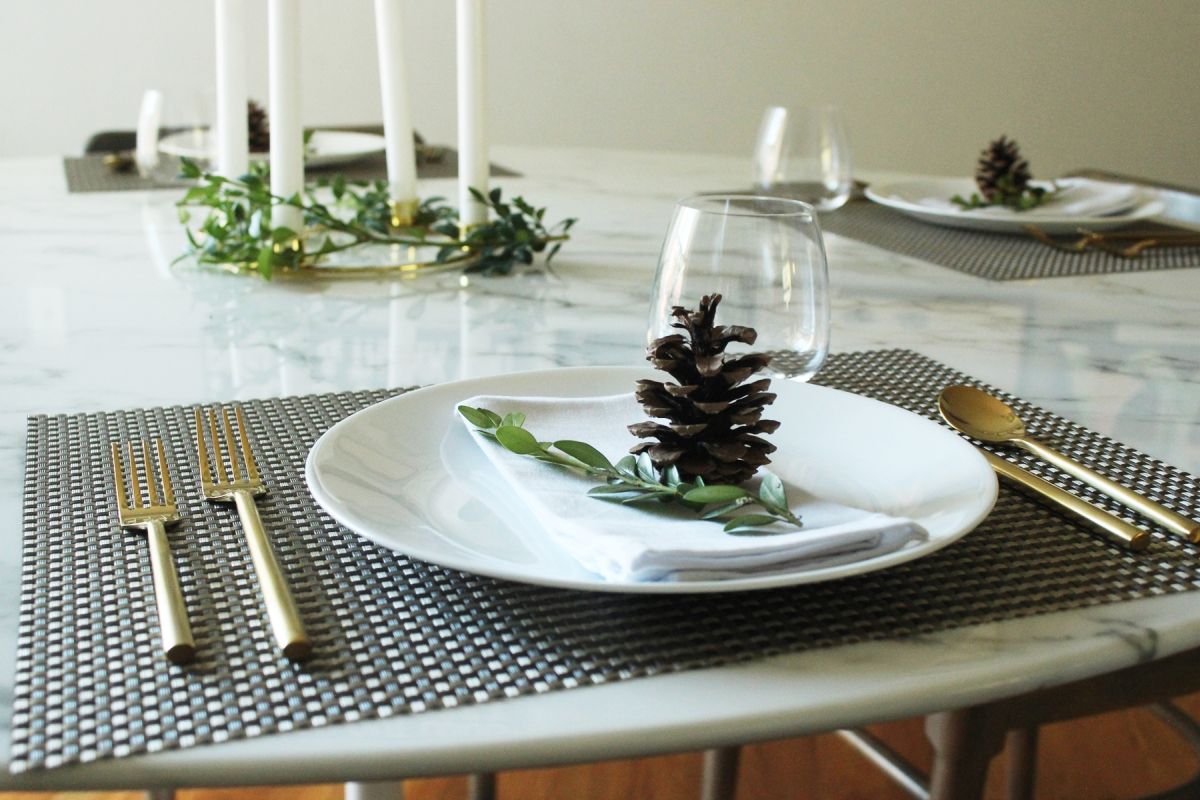 Modern Thanksgiving Table Setting -Pinecones don’t get the autumnal decorating