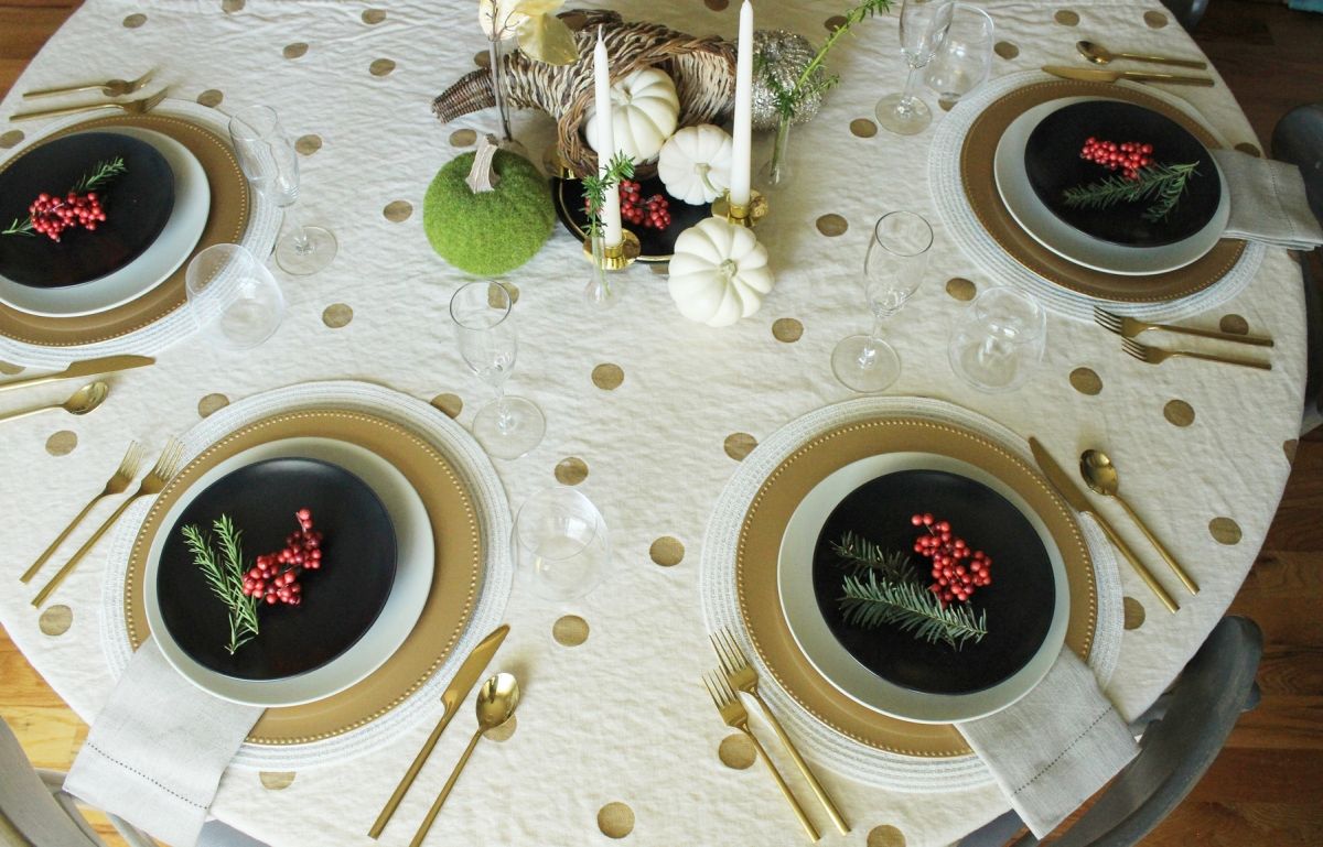 Modern Thanksgiving Table Setting-black at the table setting