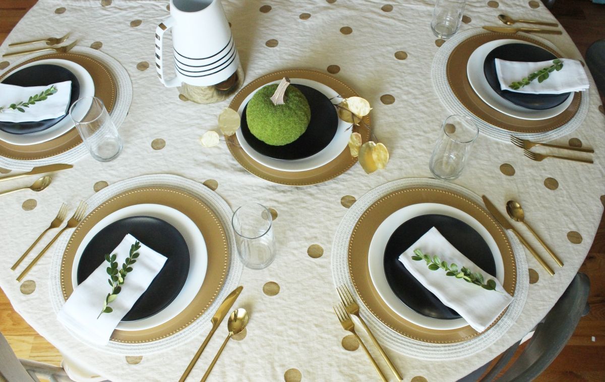 Modern Thanksgiving Table Setting - black white and gold