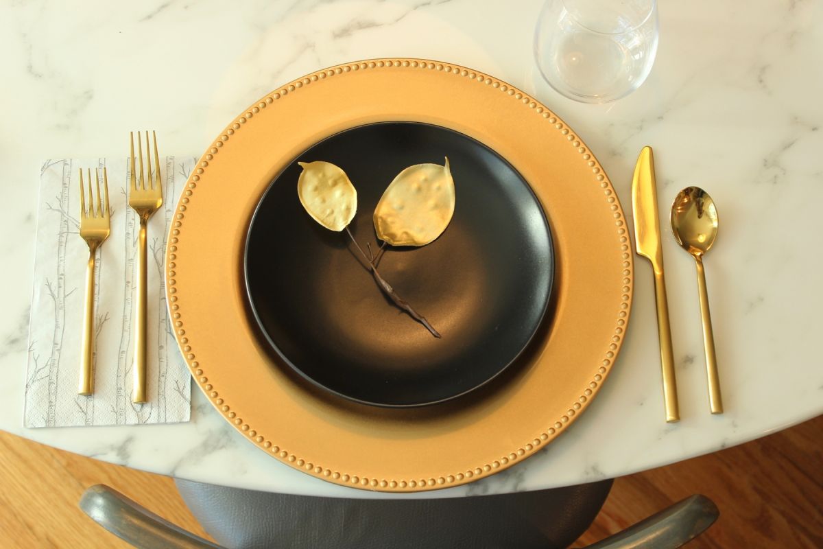 Modern Thanksgiving Table Setting- gold and black