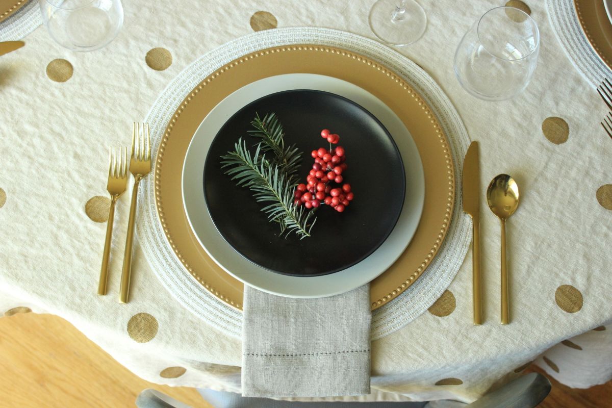 Modern Thanksgiving Table Setting- gold cream and black decor