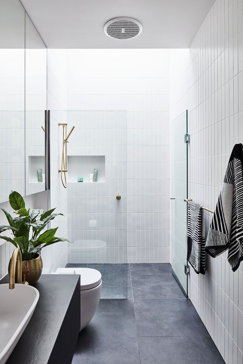 Modern and minimalist walk in shower