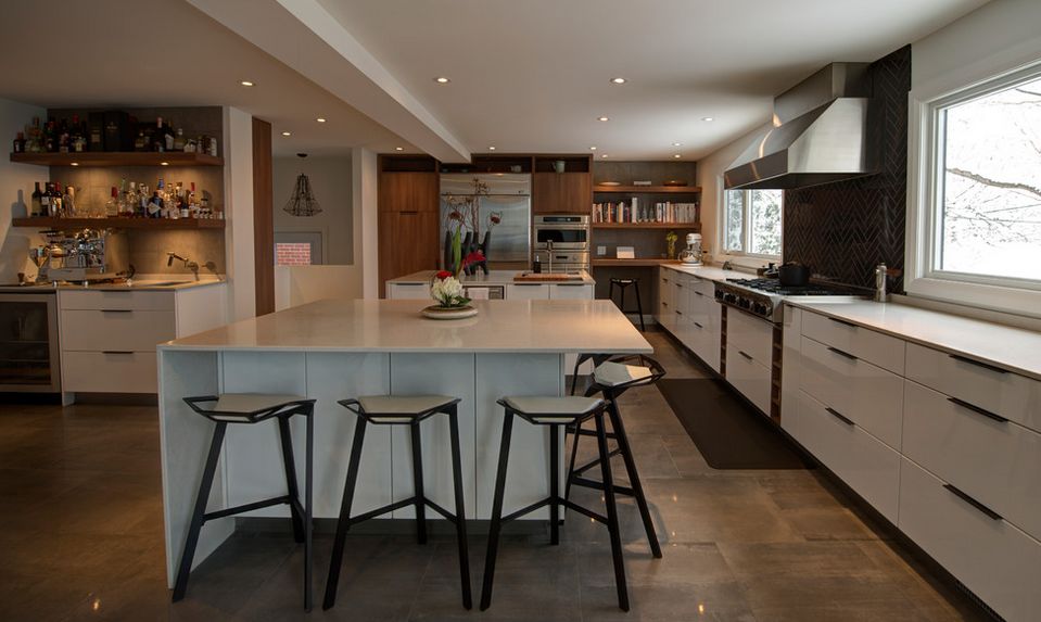 Modern kitchen bar chairs in black