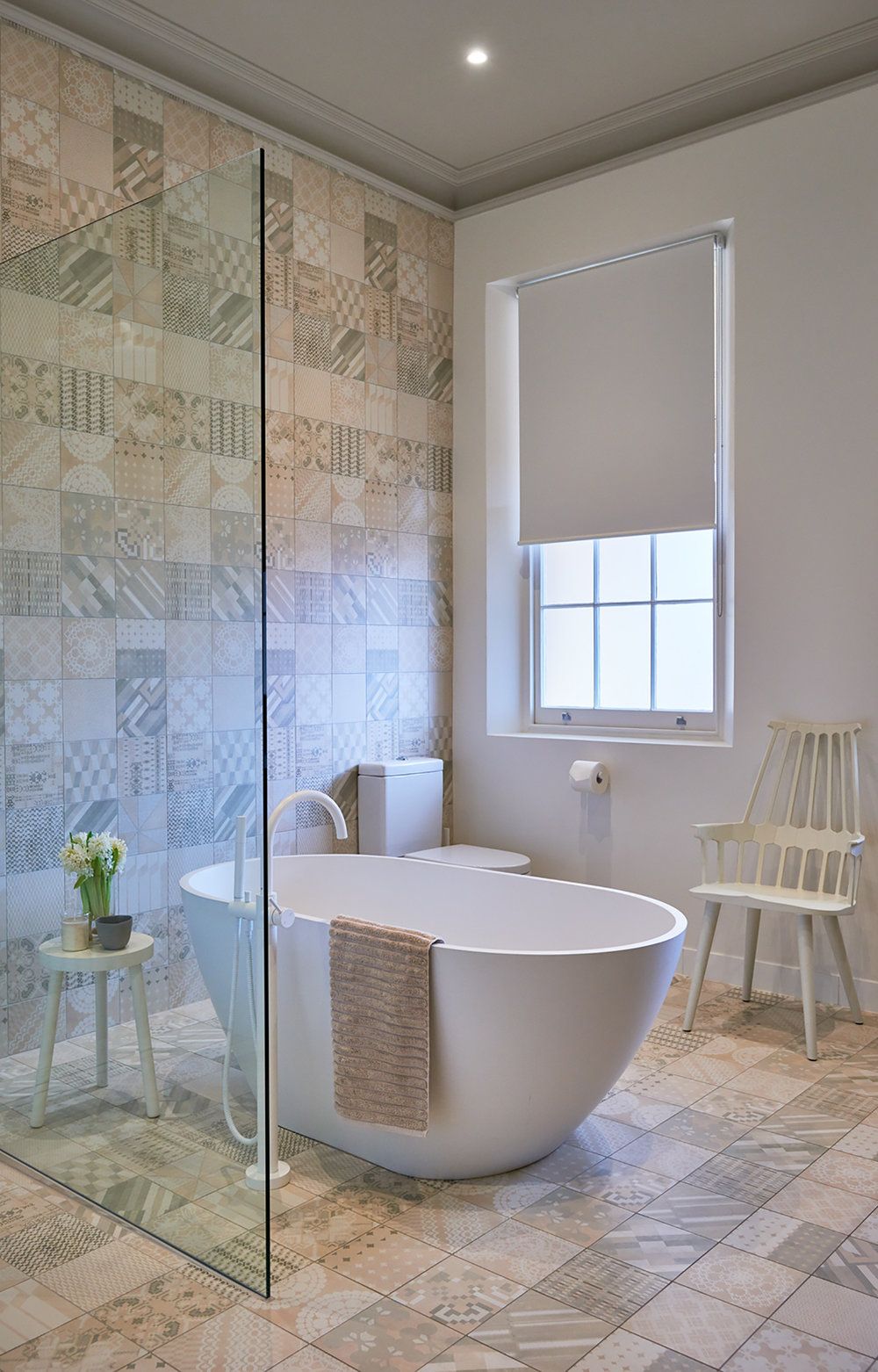 Modern rectangular tiles pattern and freestanding tub
