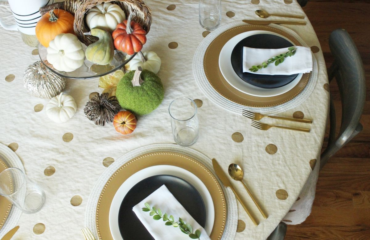 Modern thanksgiving table setting idea