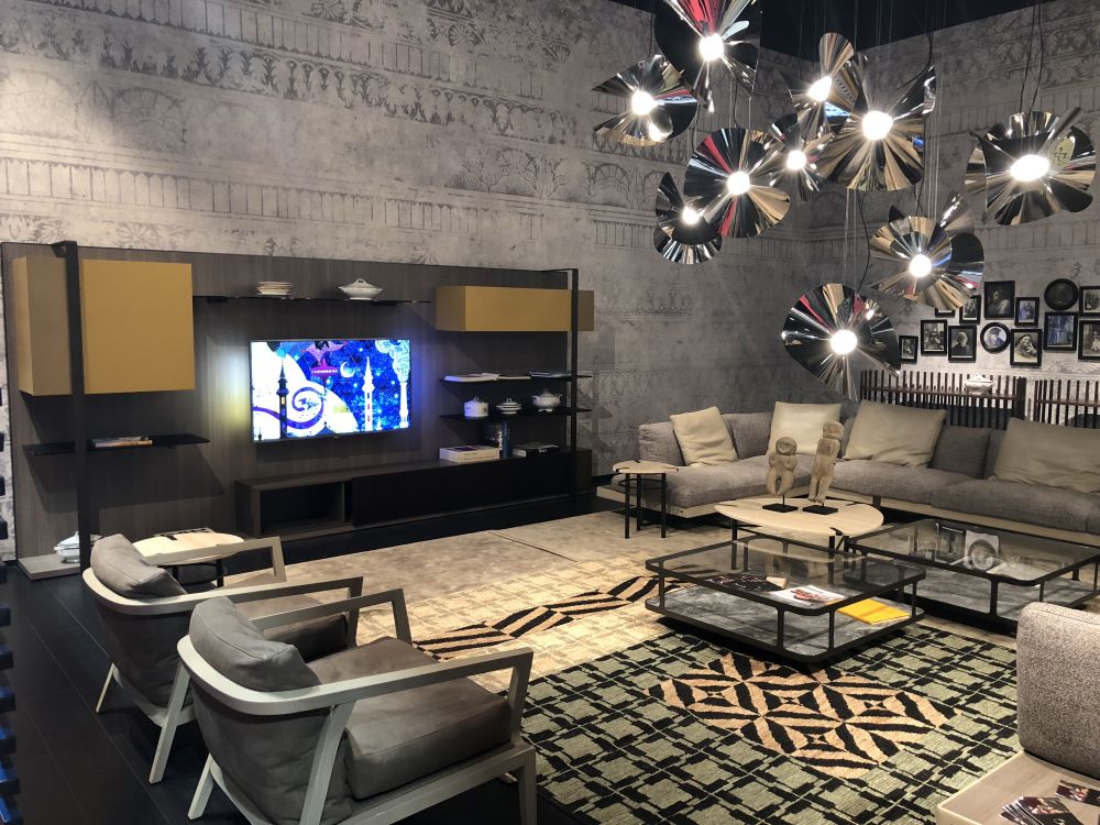 Modern wall unit with an industrial touch - mustard cabinet