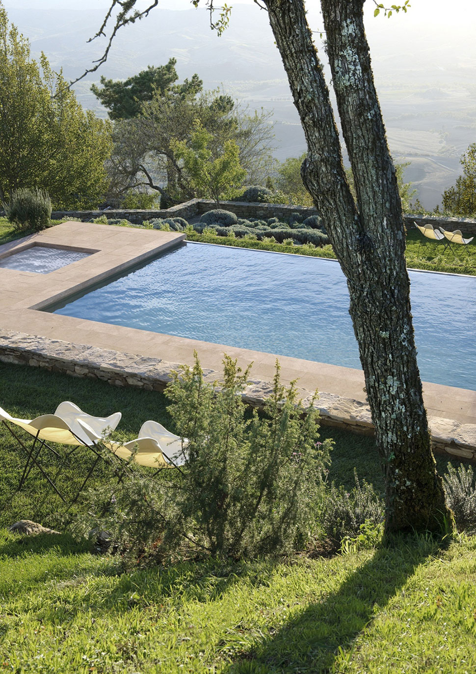 Monteverdi by Ilaria Miani Backyard pool