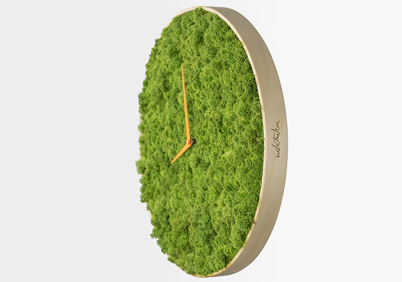 Moss clock design angle