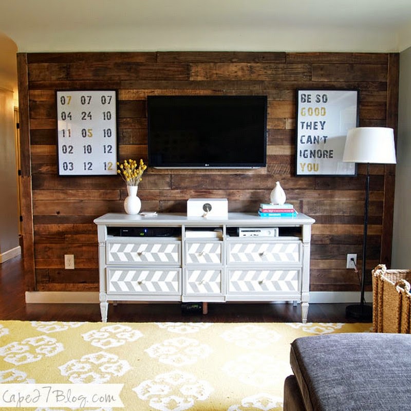 Mounted TV pallet wall