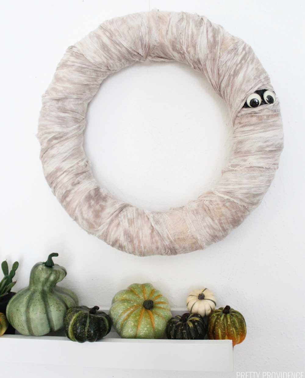 Mummy halloween Wreath