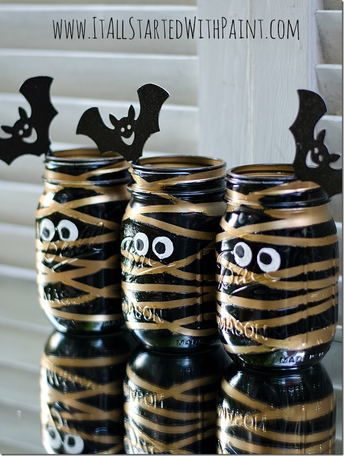 Mummy mason jars decor for halloween