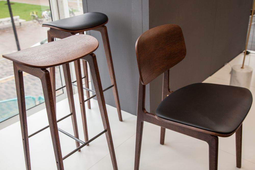 NY11 Dining Chair, Walnut - Leather