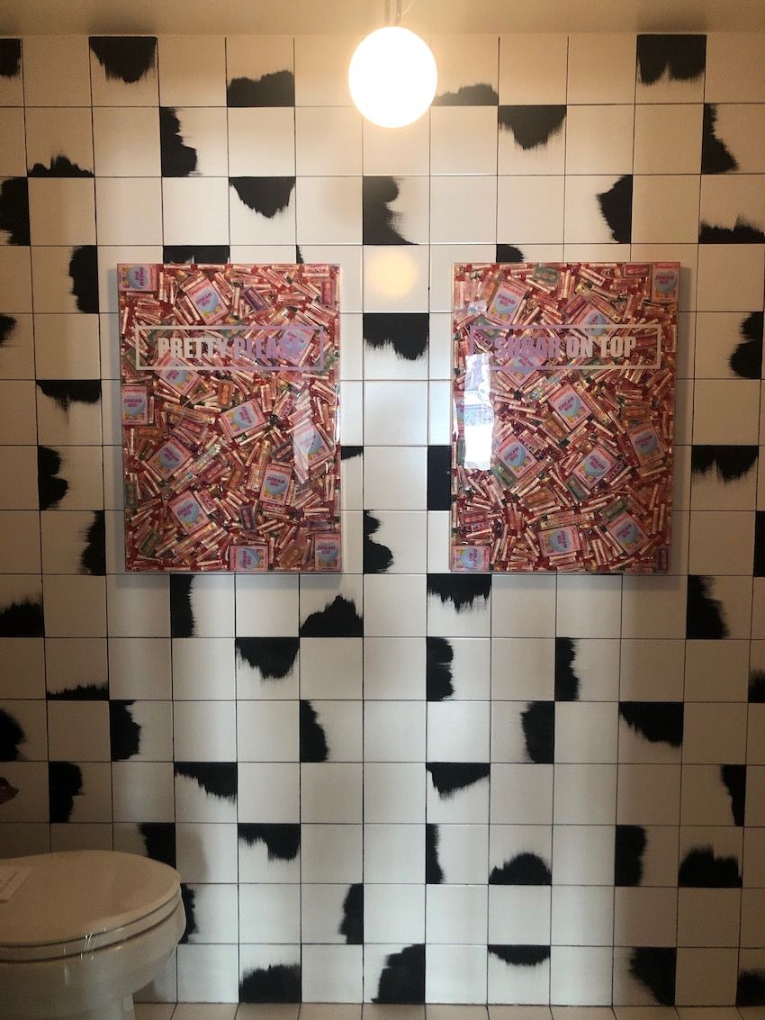 NYC Holiday House funly bathroom