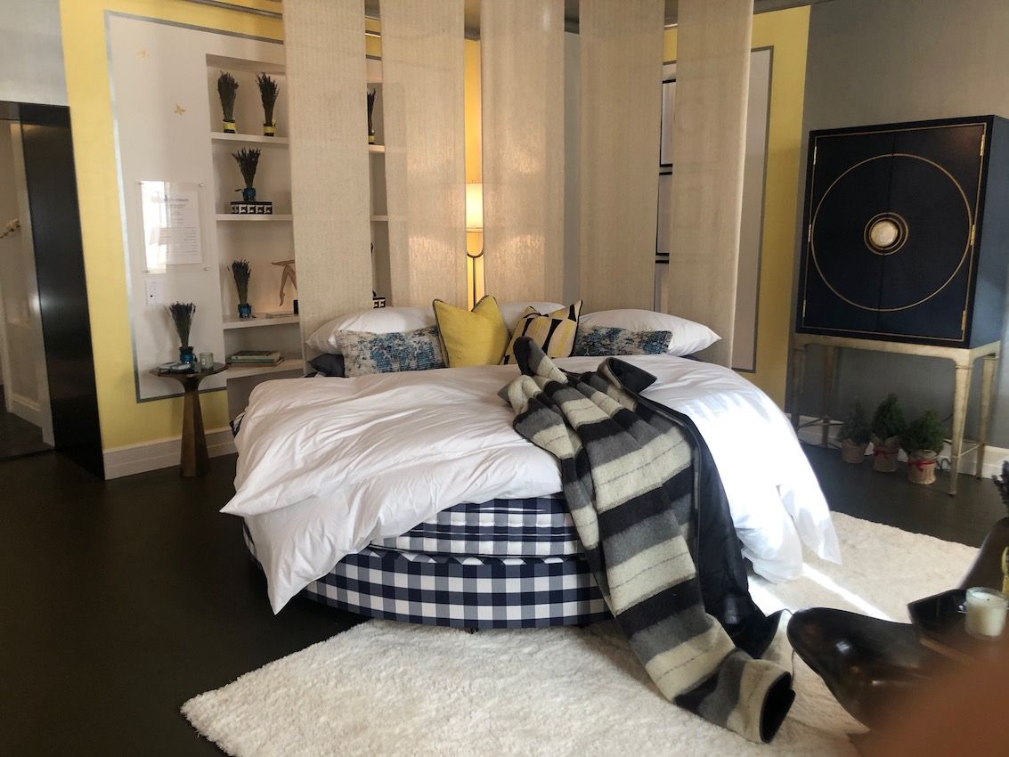 NYC Holiday House round bedroom