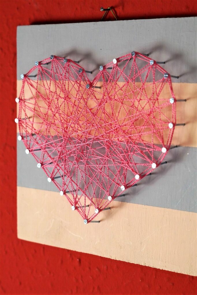 Nail string art heart pattern 683x1024