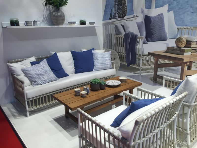 Nautical coffee table decor