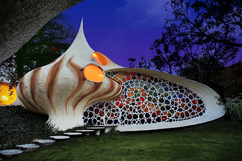 Nautilius giant shell house in Mexico city