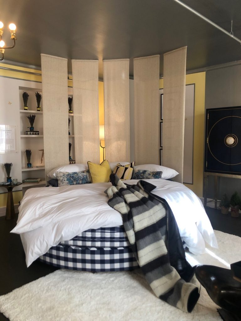 Navy and Yellow bedroom color 768x1024