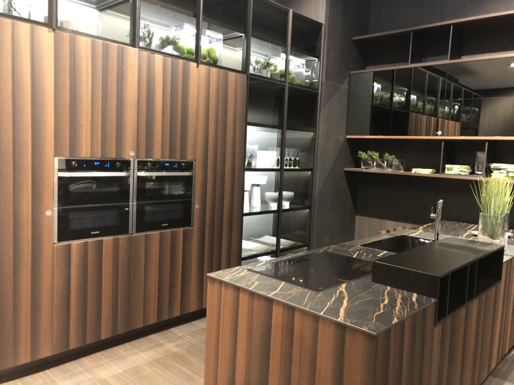 Natural Materials Can Warm the Darkest Modern Cabinets