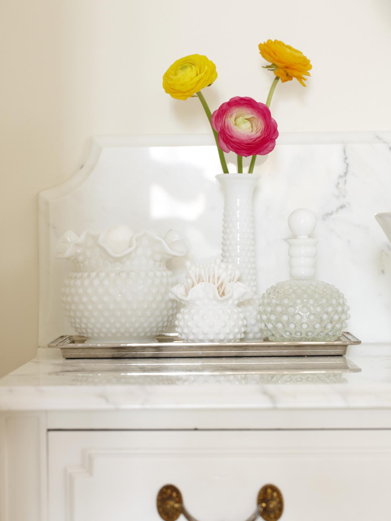 Night stand tray with milk vases