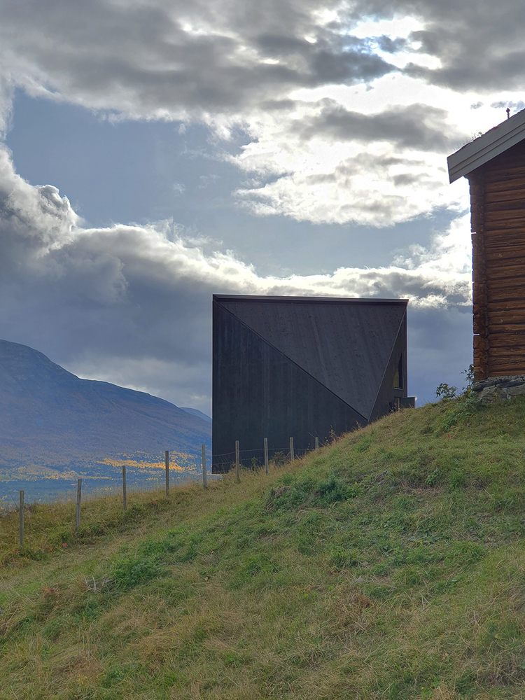 Norway Diamanten Cabin by A38 Arkitekter landscape