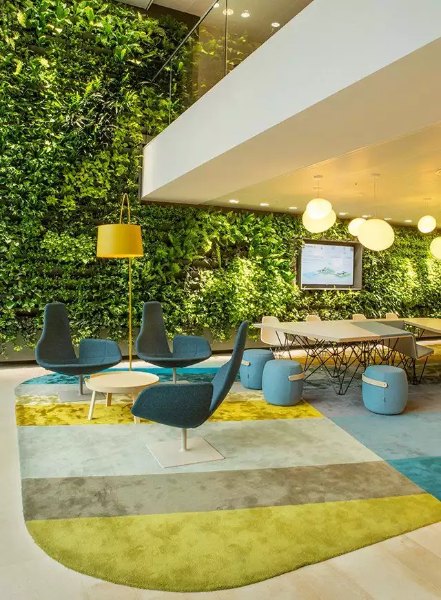 Nuon Office by HEYLIGERS DesignProjects With a modern vertical garden