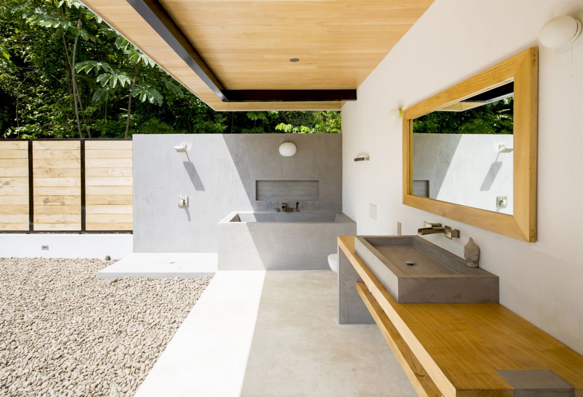 Outdoor Bathroom Beautiful house in Costa Rica Ocean Eye by Benjamin Garcia Saxe