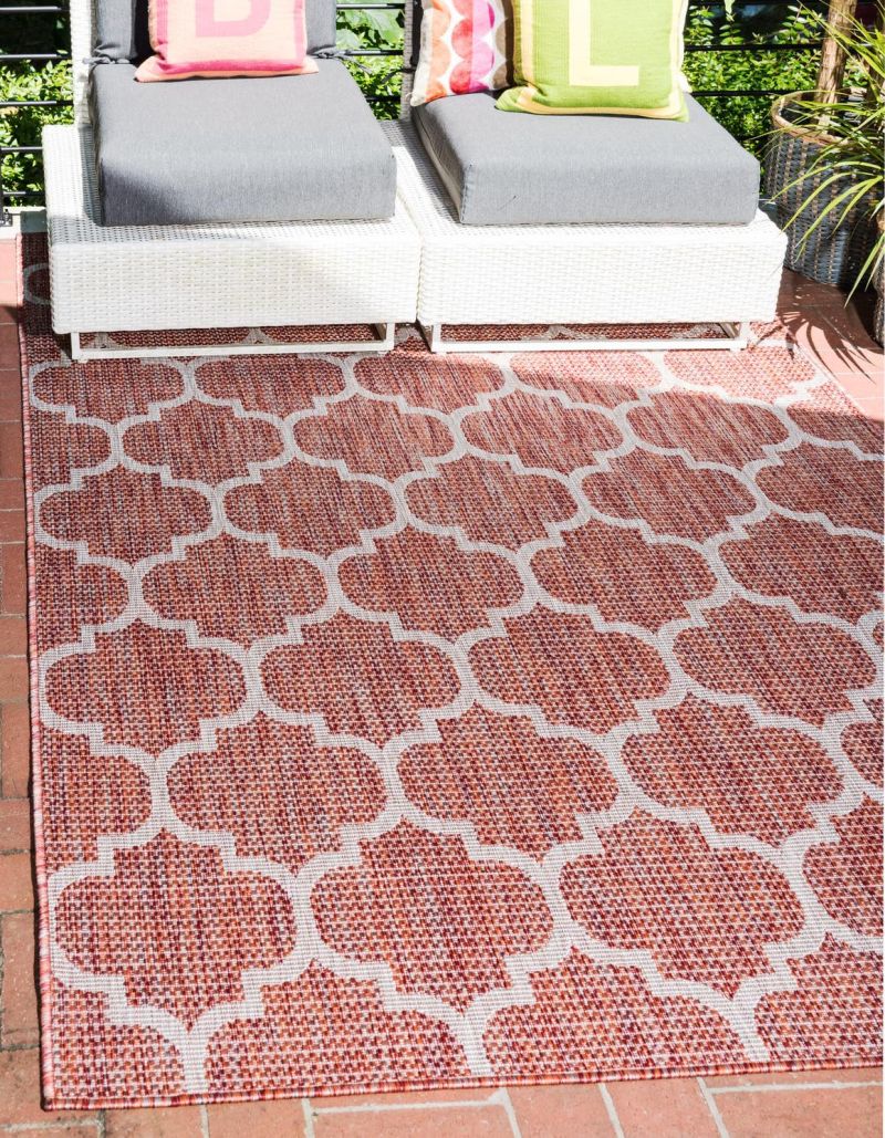 Outdoor Lattice Rug with red and white