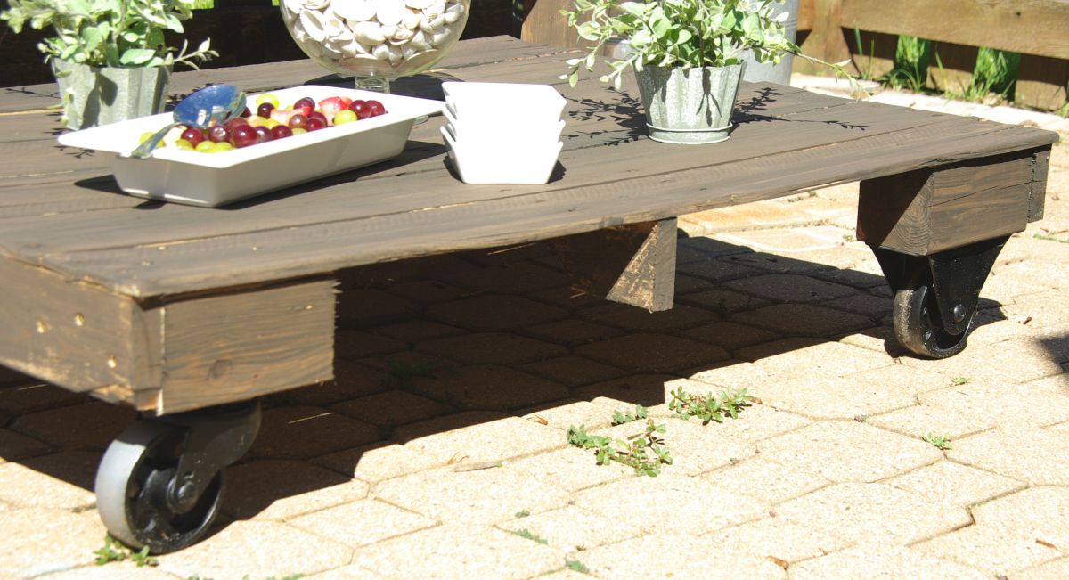 A Pallet Coffee Table