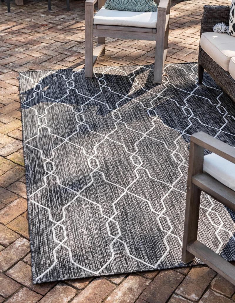 Outdoor Trellis Rug black and white