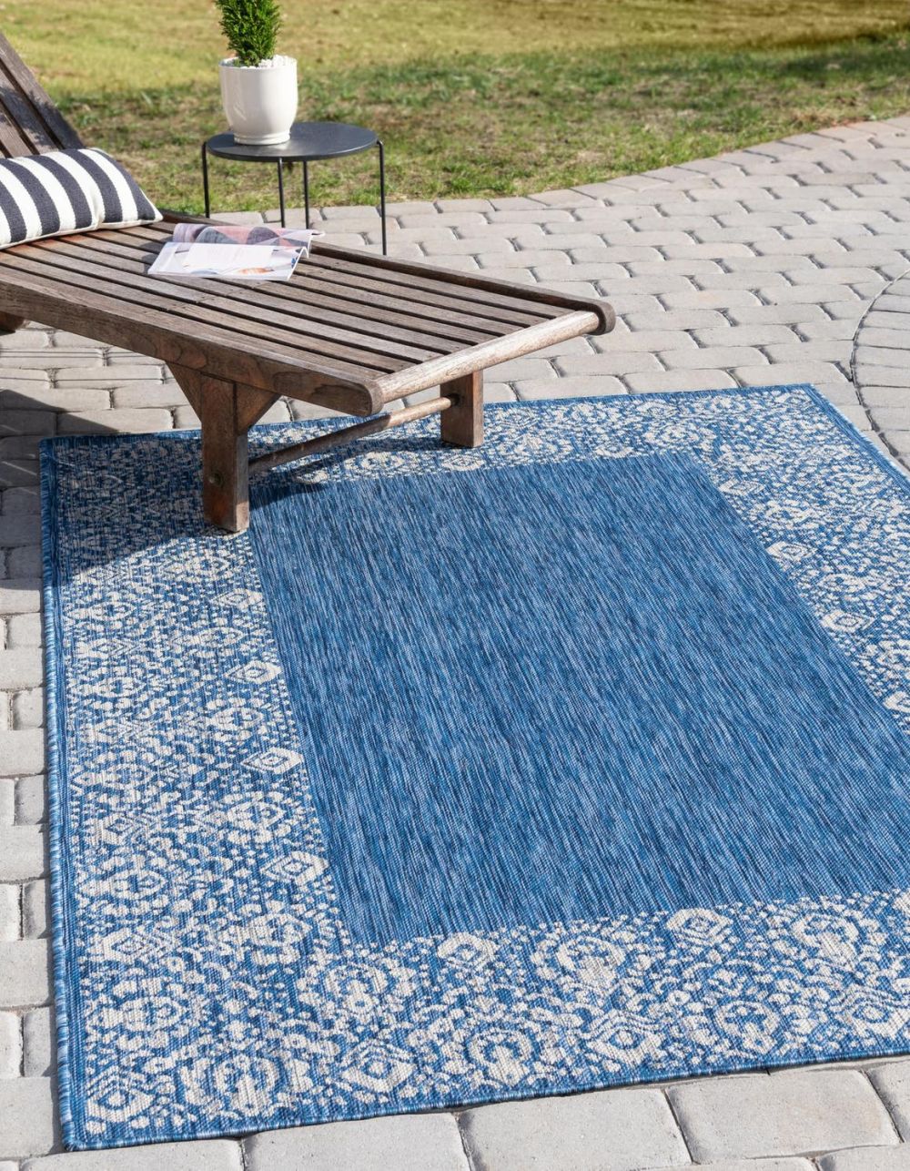 Outdoor border blue carpet for pool